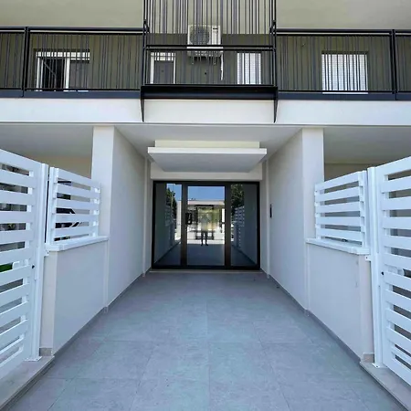 Parkside Apartament *
