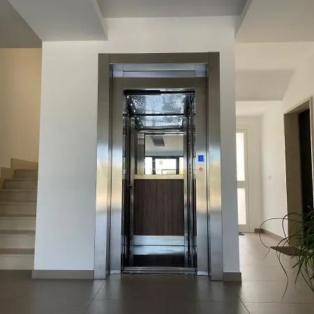 Parkside Apartament *